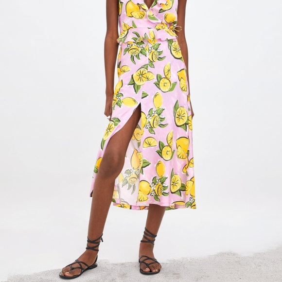Zara Dresses & Skirts - Zara Lemon Print Pink Midi Skirt